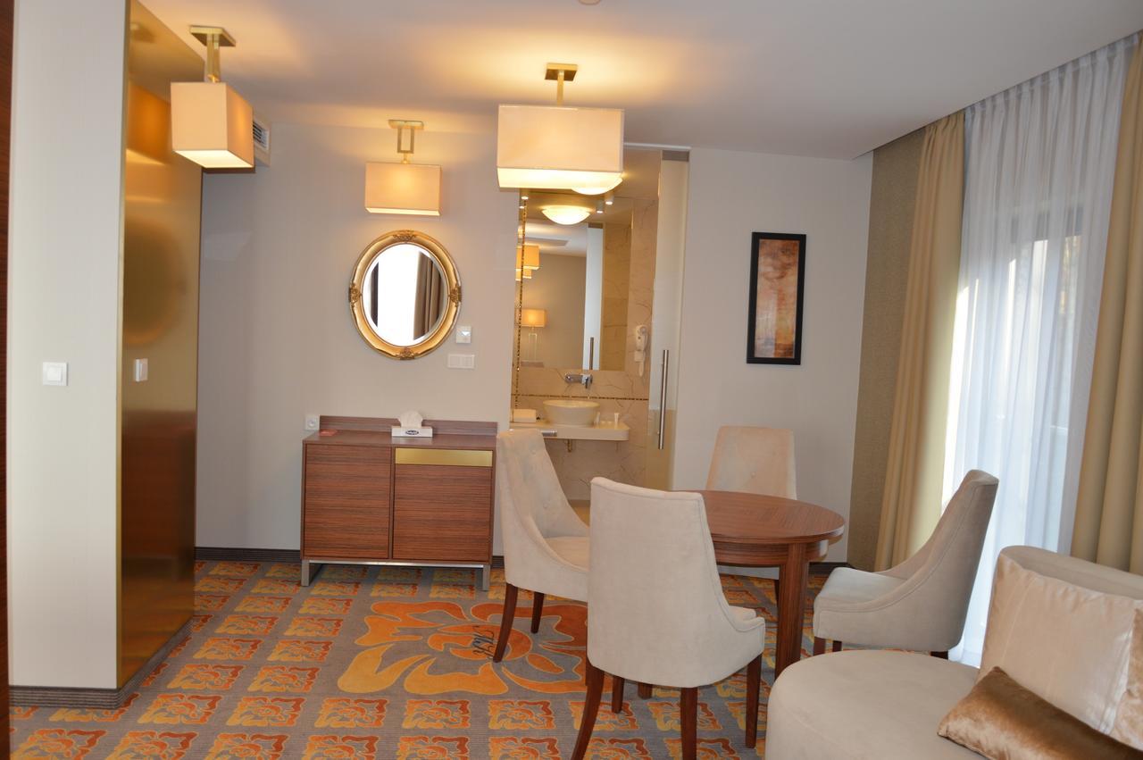 Hotel Via Baltica Lomza Bagian luar foto