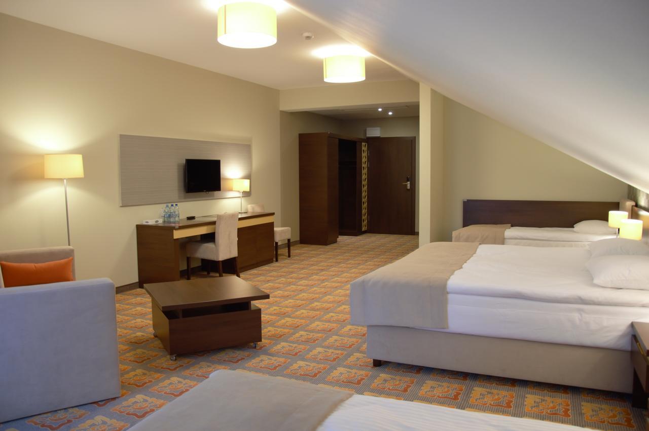 Hotel Via Baltica Lomza Bagian luar foto