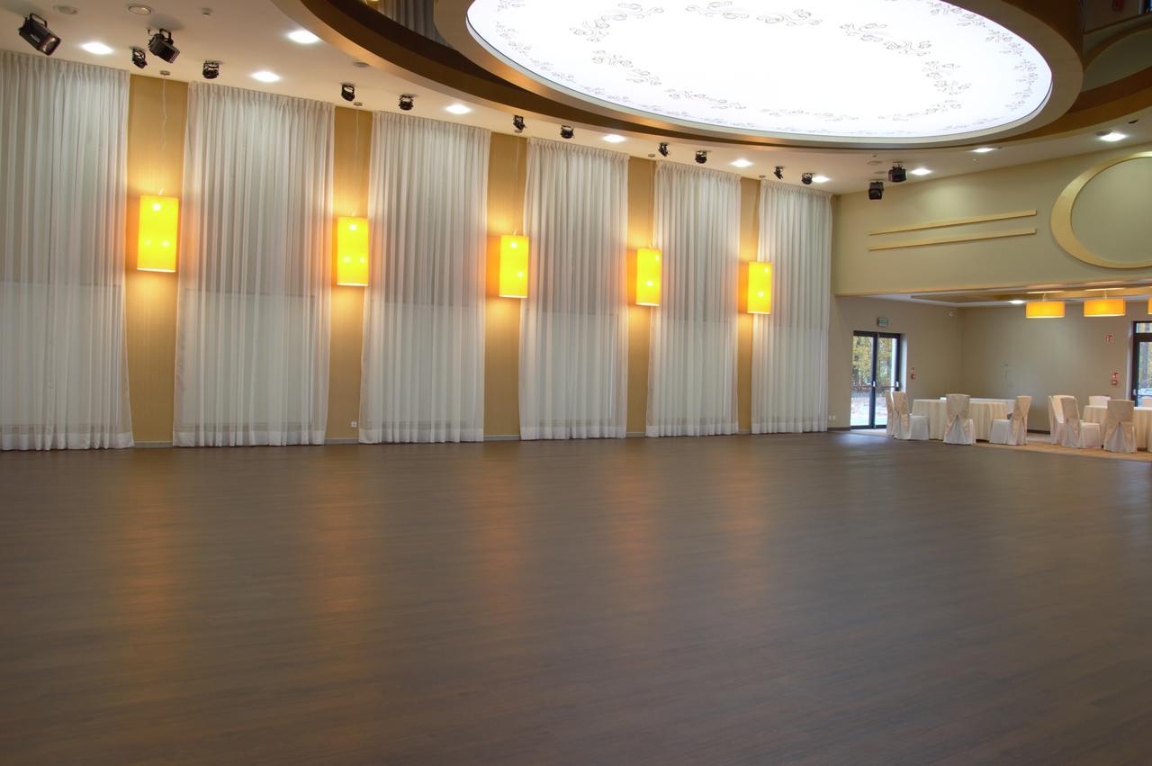 Hotel Via Baltica Lomza Bagian luar foto